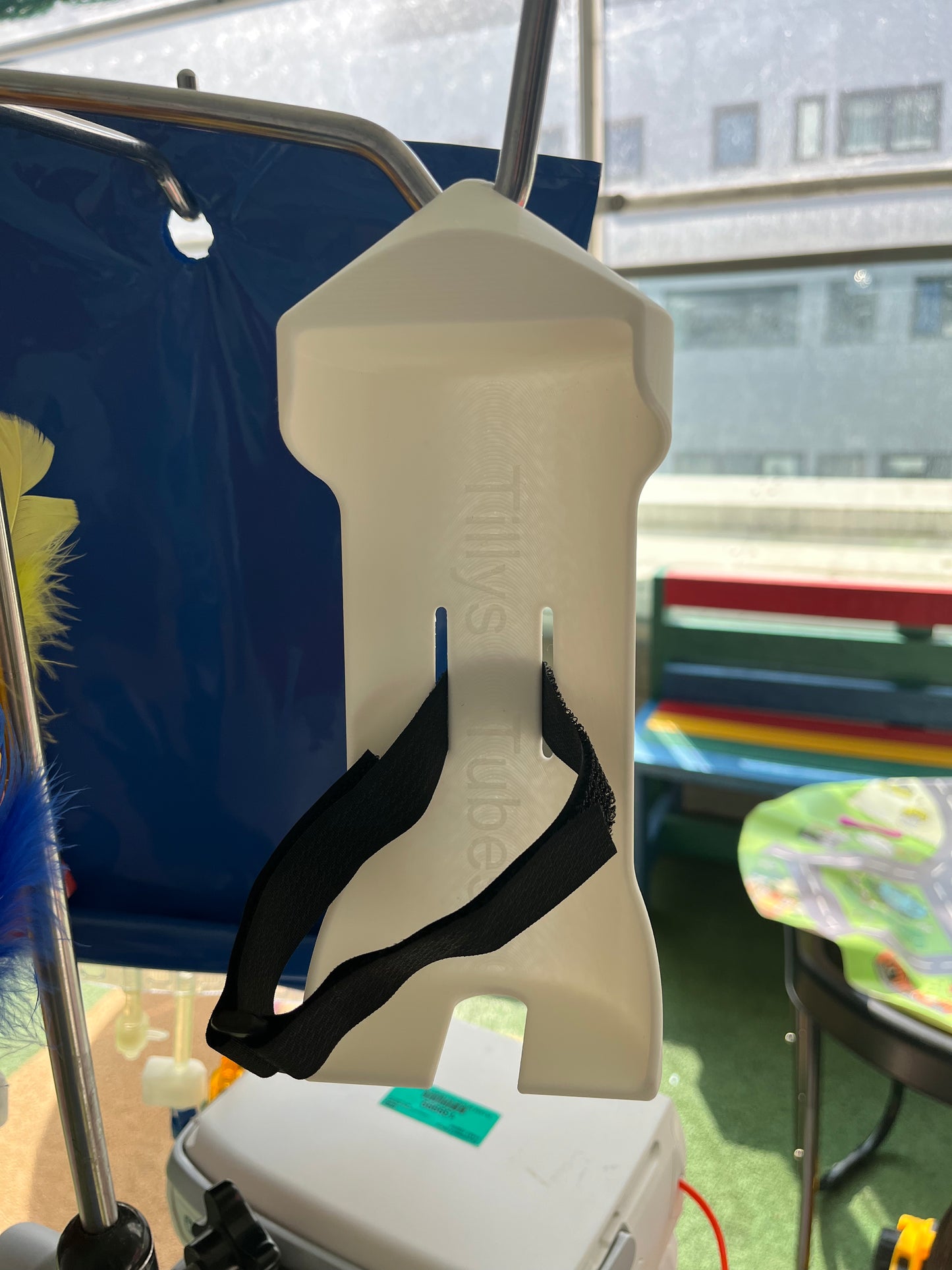 Universal Bottle Hanger